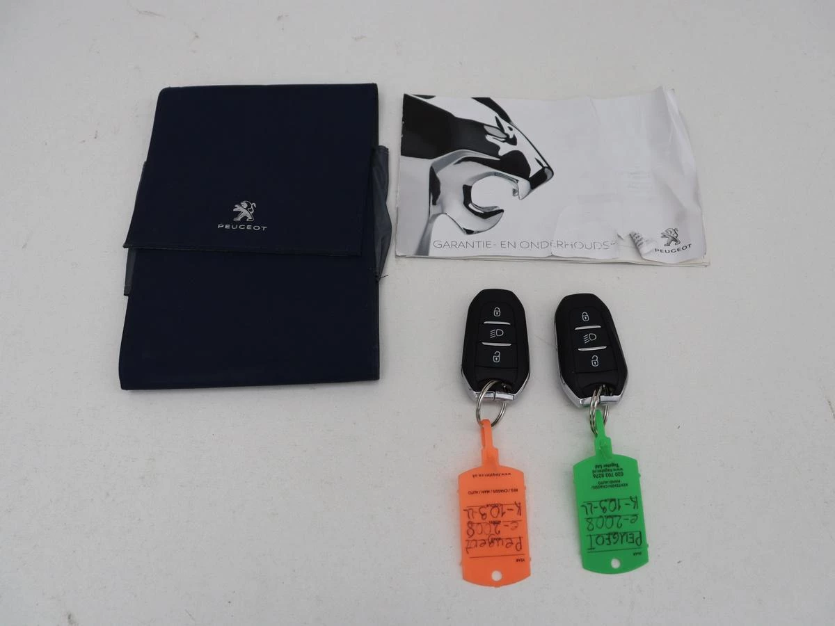 Hoofdafbeelding Peugeot e-2008