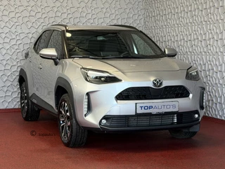 Hoofdafbeelding Toyota Yaris Cross Toyota Yaris Cross 1.5 HYBRID DYNAMIC STOEL/STUUR VERW. 17''LMV KEYLESS CAMERA LED ZWARTE HEMEL ✅ Top Auto's Wijchen , Al 30 Jaar verkoop van Toyota , Type's Launch / Executive / Dynamic / First Edition / Business / Zowel Phev / Hev / Benzine / met fabrieksgarantie ✅