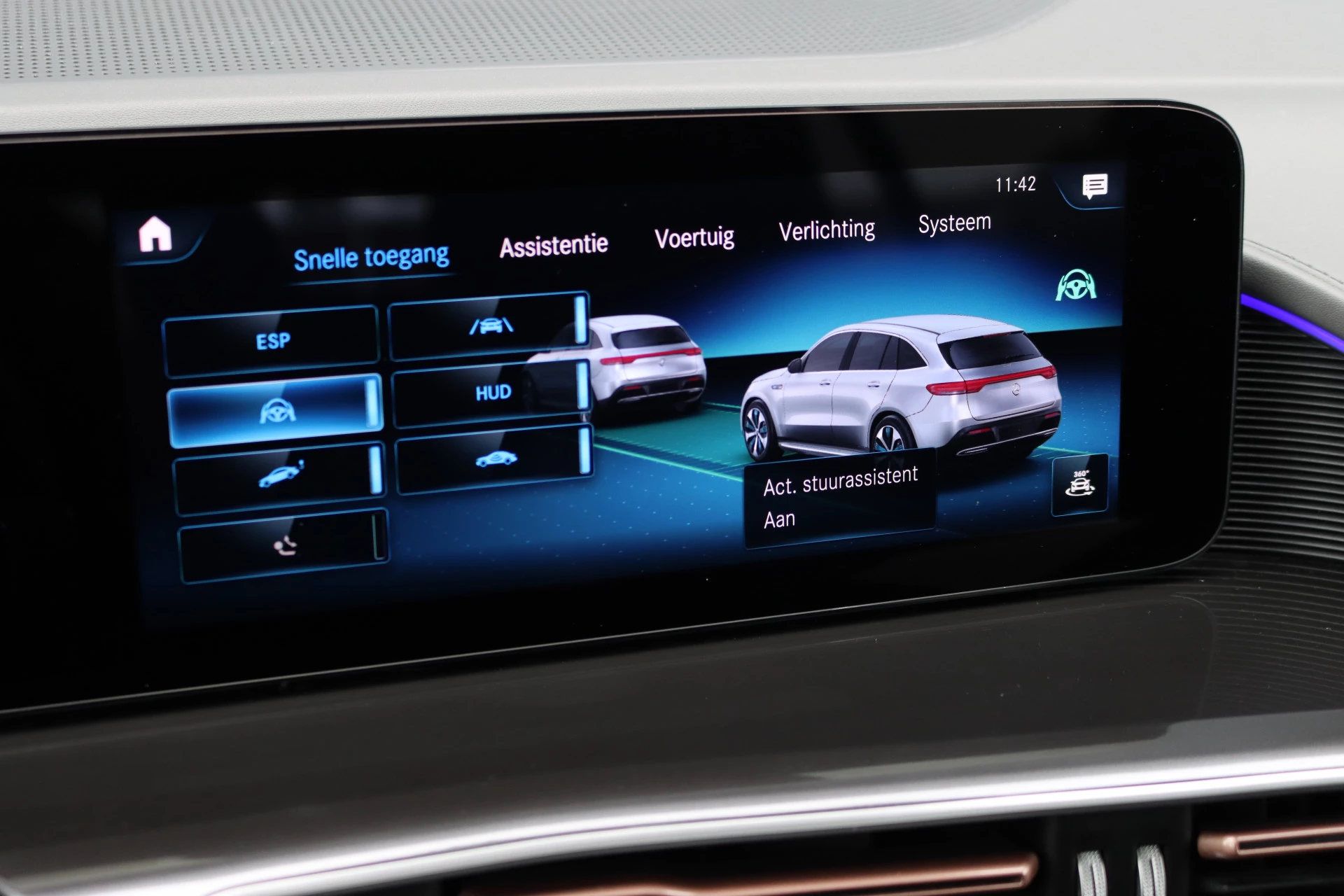 Hoofdafbeelding Mercedes-Benz EQC