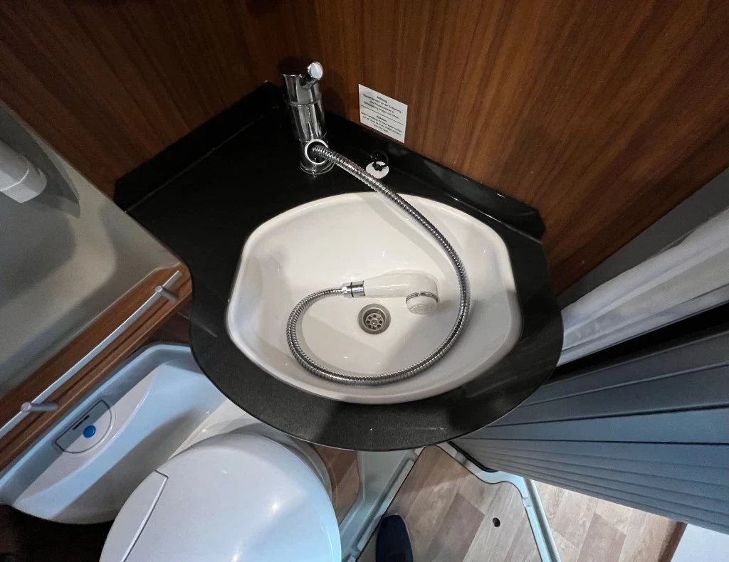 Hoofdafbeelding Pössl Globecar 640 Enkele Bedden Zonnepaneel