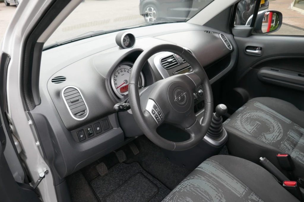 Hoofdafbeelding Opel Agila