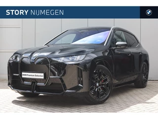 Hoofdafbeelding BMW iX BMW iX xDrive45 M Sport / Panoramadak / Trekhaak / Stoelventilatie / Bowers & Wilkins / Parking Assistant Professional / Adaptieve LED / Comfort Access / Live Cockpit Professional