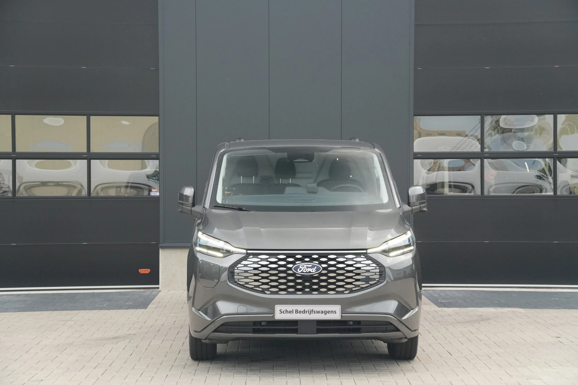 Hoofdafbeelding Ford E-Transit Custom