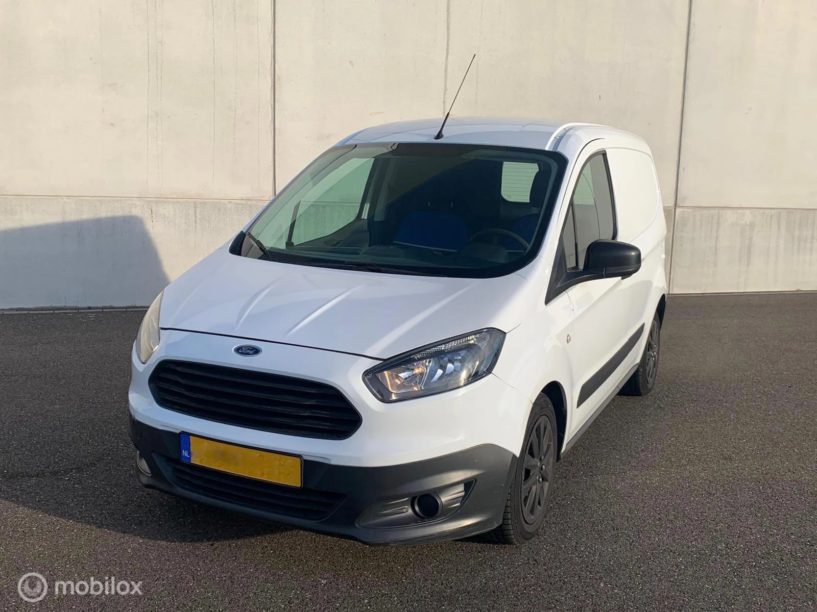 Hoofdafbeelding Ford Transit Courier