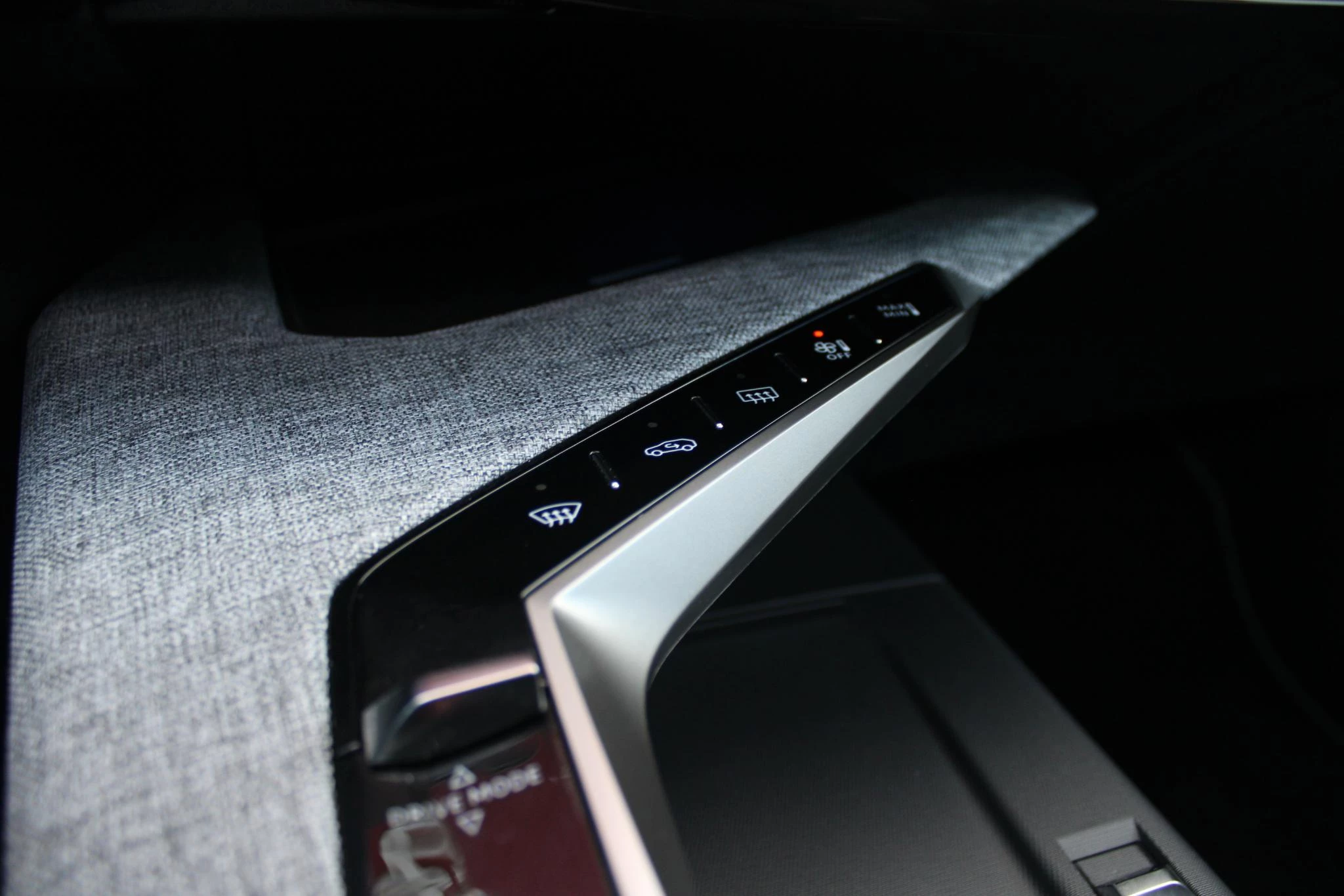 Hoofdafbeelding Peugeot e-5008