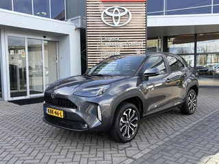 Toyota Yaris Cross 1.5 Hybrid 115 First Edition APPLE/ANDROID STOEL/STUURVERWARMING NAVI AD-CRUISE PRIVACY-GLASS 17"LM-VELGEN
