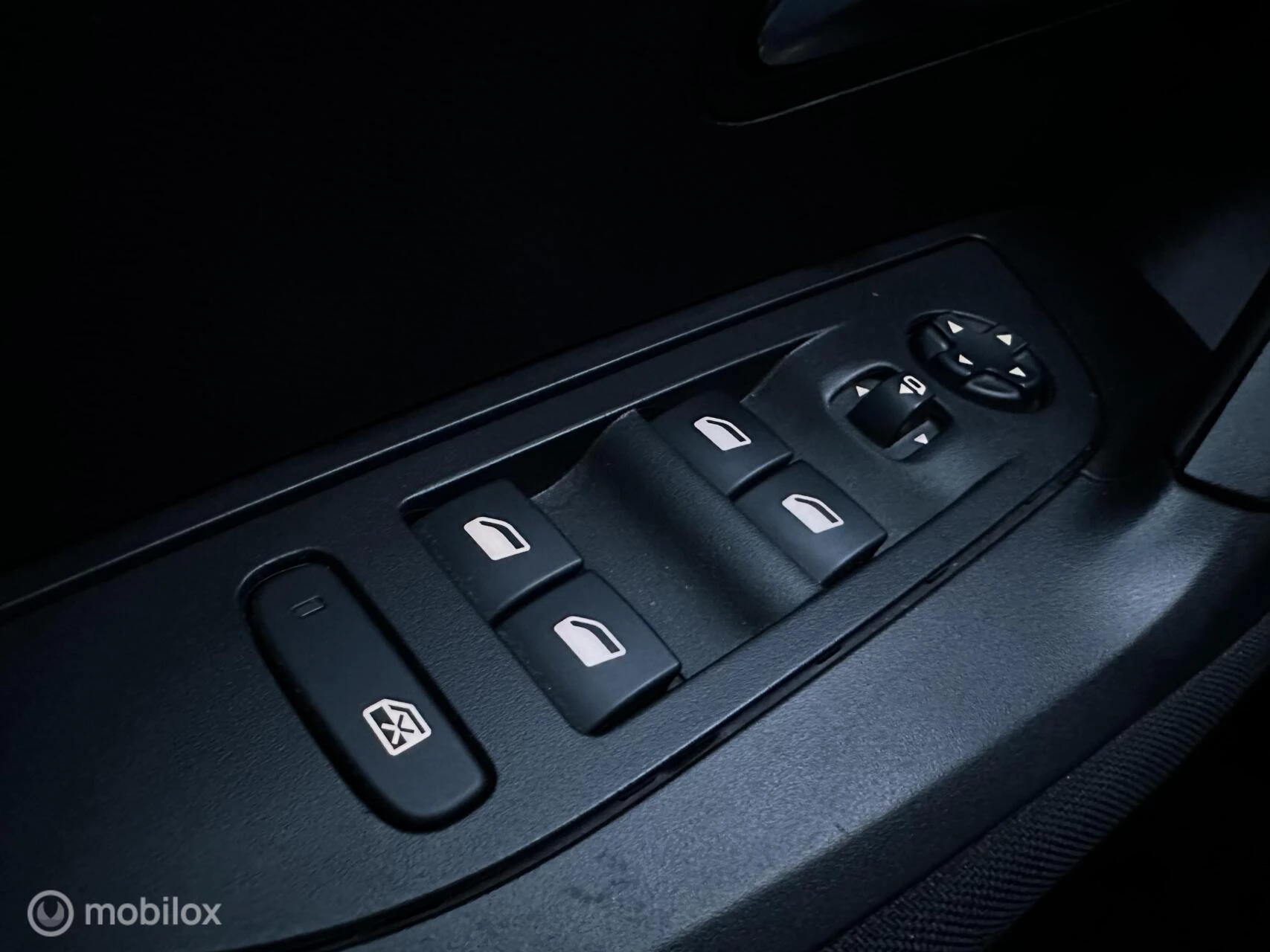 Hoofdafbeelding Peugeot e-2008