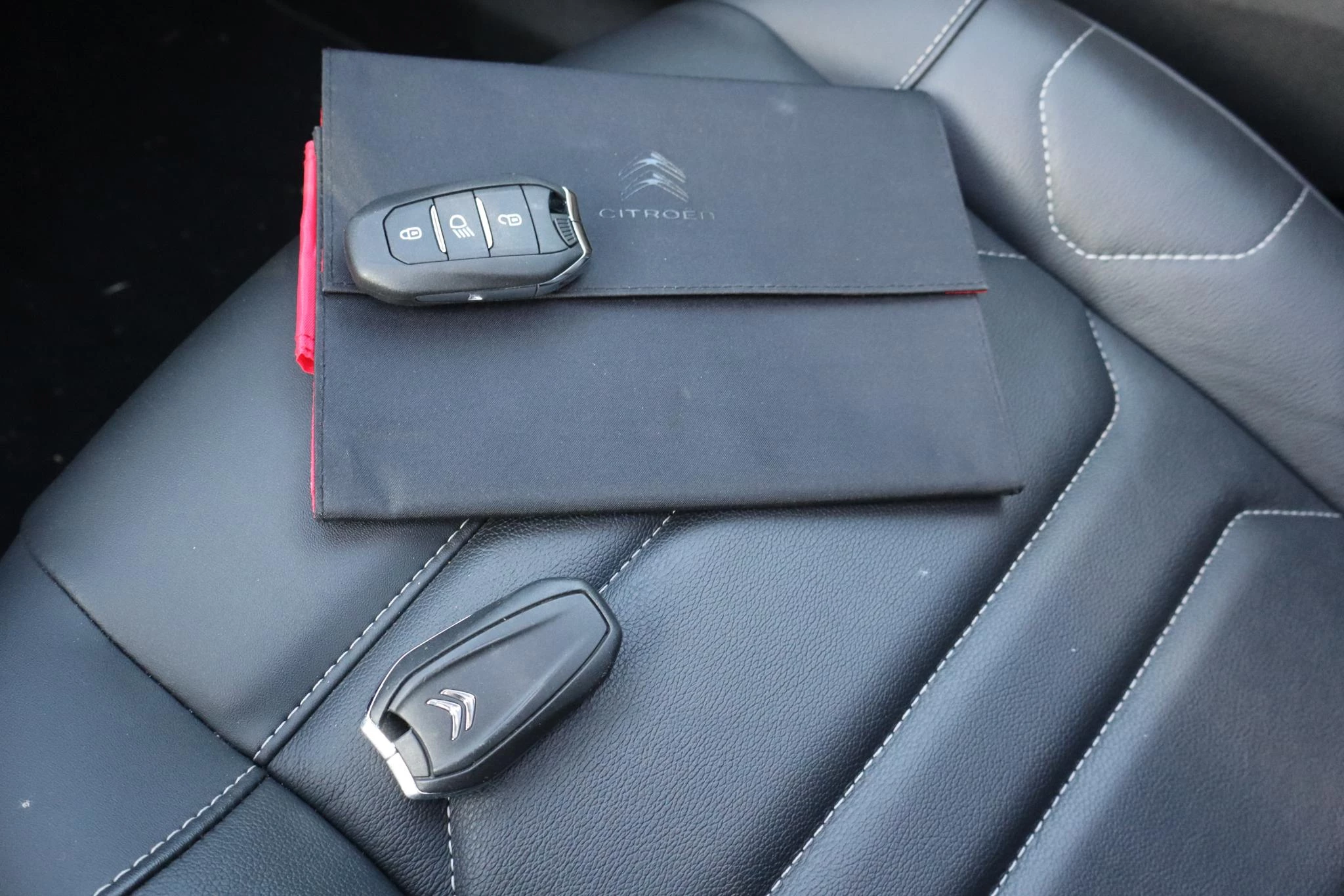 Hoofdafbeelding Citroën ë-C4