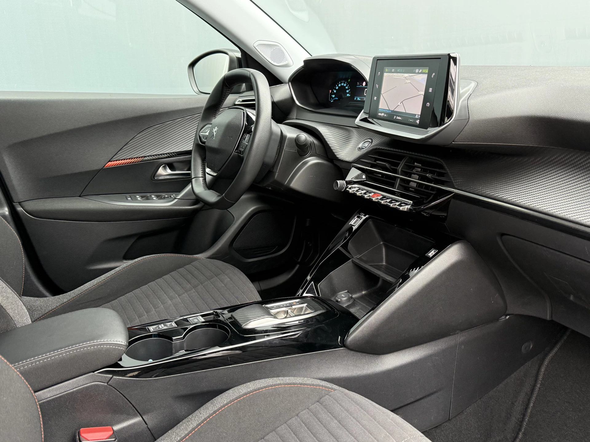 Hoofdafbeelding Peugeot e-2008