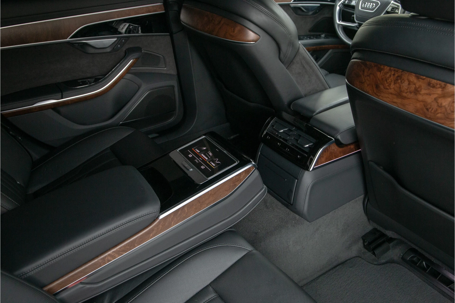 Hoofdafbeelding Audi A8