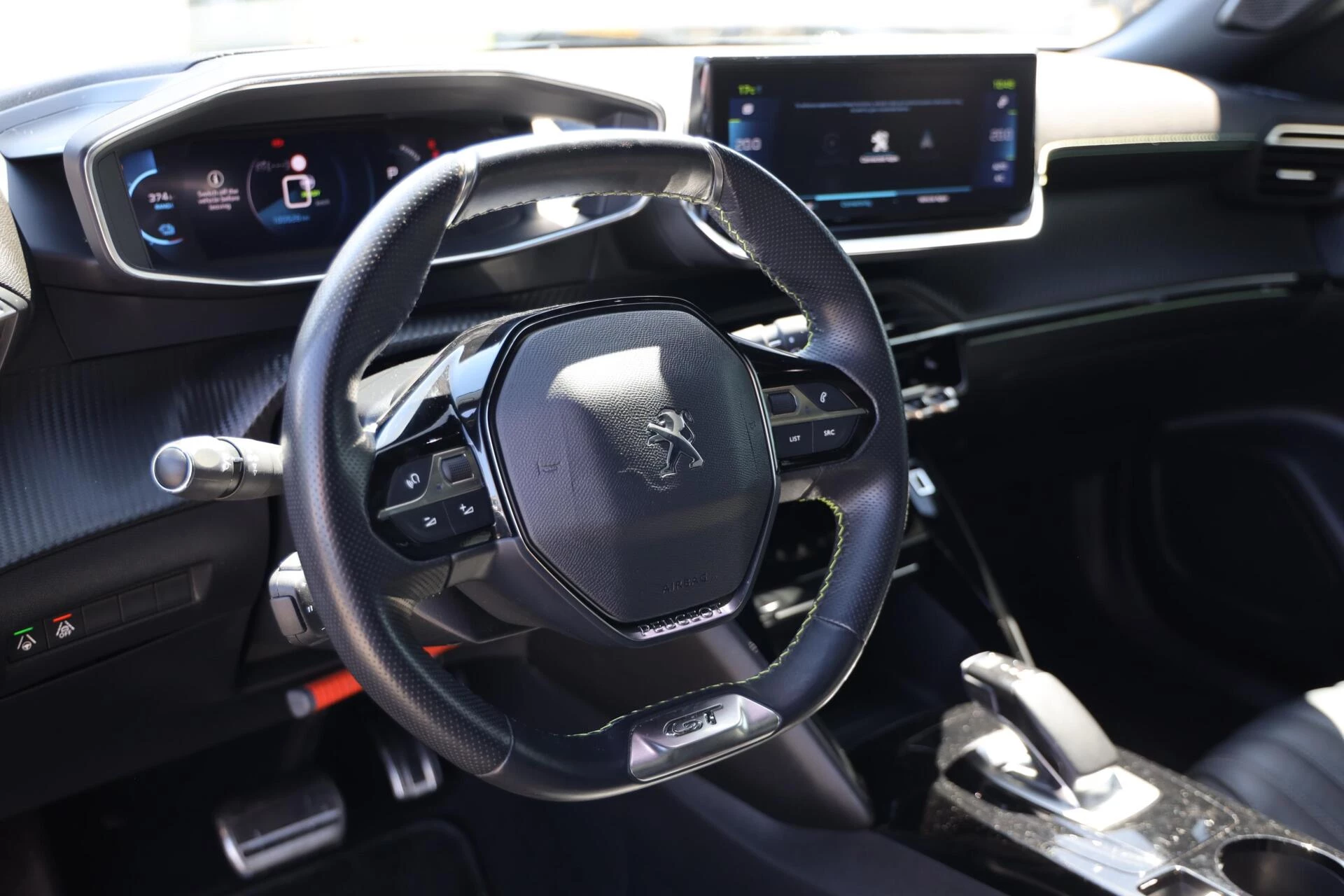 Hoofdafbeelding Peugeot e-2008
