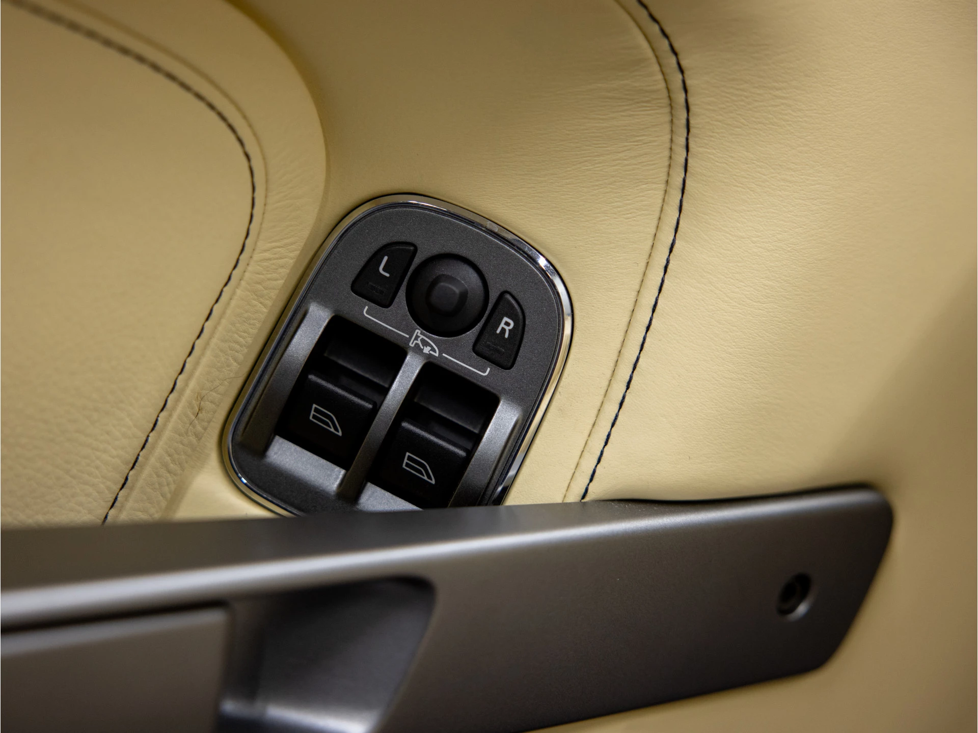 Hoofdafbeelding Aston Martin DB9