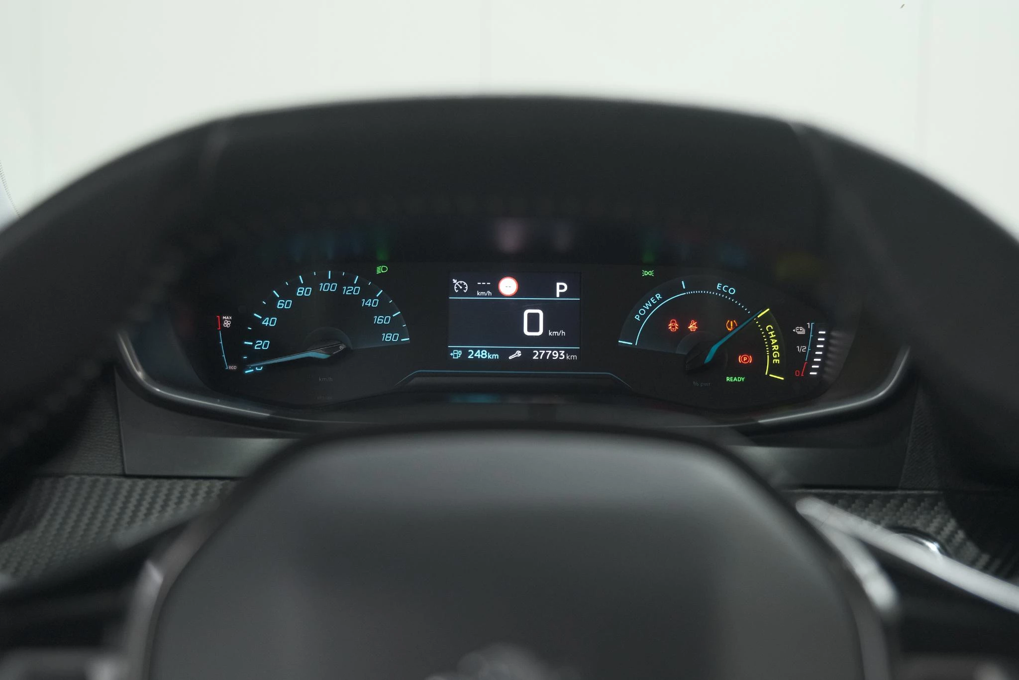 Hoofdafbeelding Peugeot e-2008