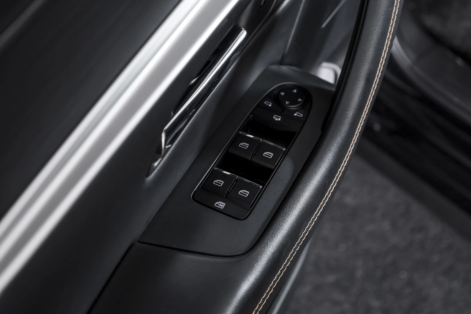 Hoofdafbeelding Mazda CX-60