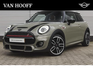 MINI Cooper S Hatchback Automaat / JCW Trim Pakket / Panoramadak / Comfort Access / LED / Apple CarPlay / Park Assistant / Stoelverwarming