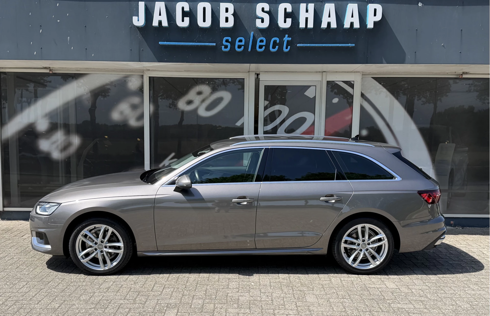 Hoofdafbeelding Audi A4