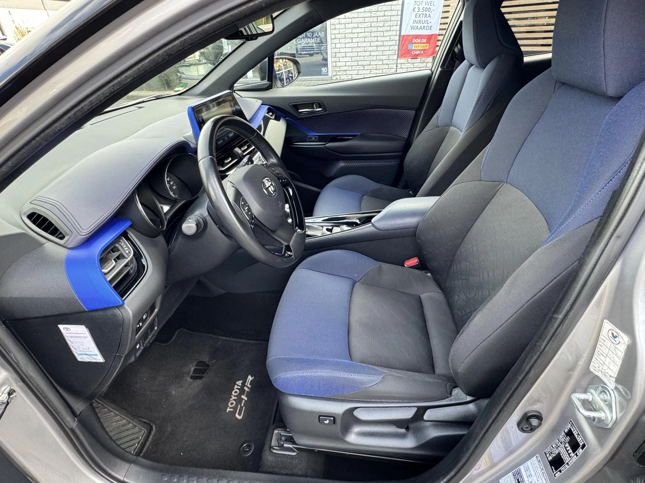 Hoofdafbeelding Toyota C-HR