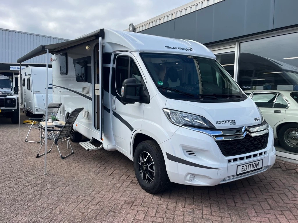 Hoofdafbeelding Sunlight V69 Adventure Ed. Queensbed Zonnepaneel