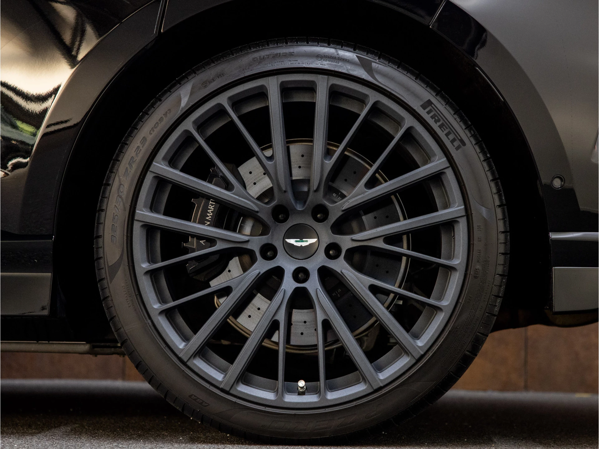 Hoofdafbeelding Aston Martin DBX