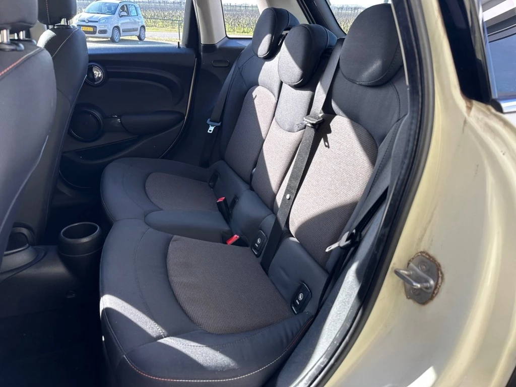 Hoofdafbeelding MINI 5-deurs