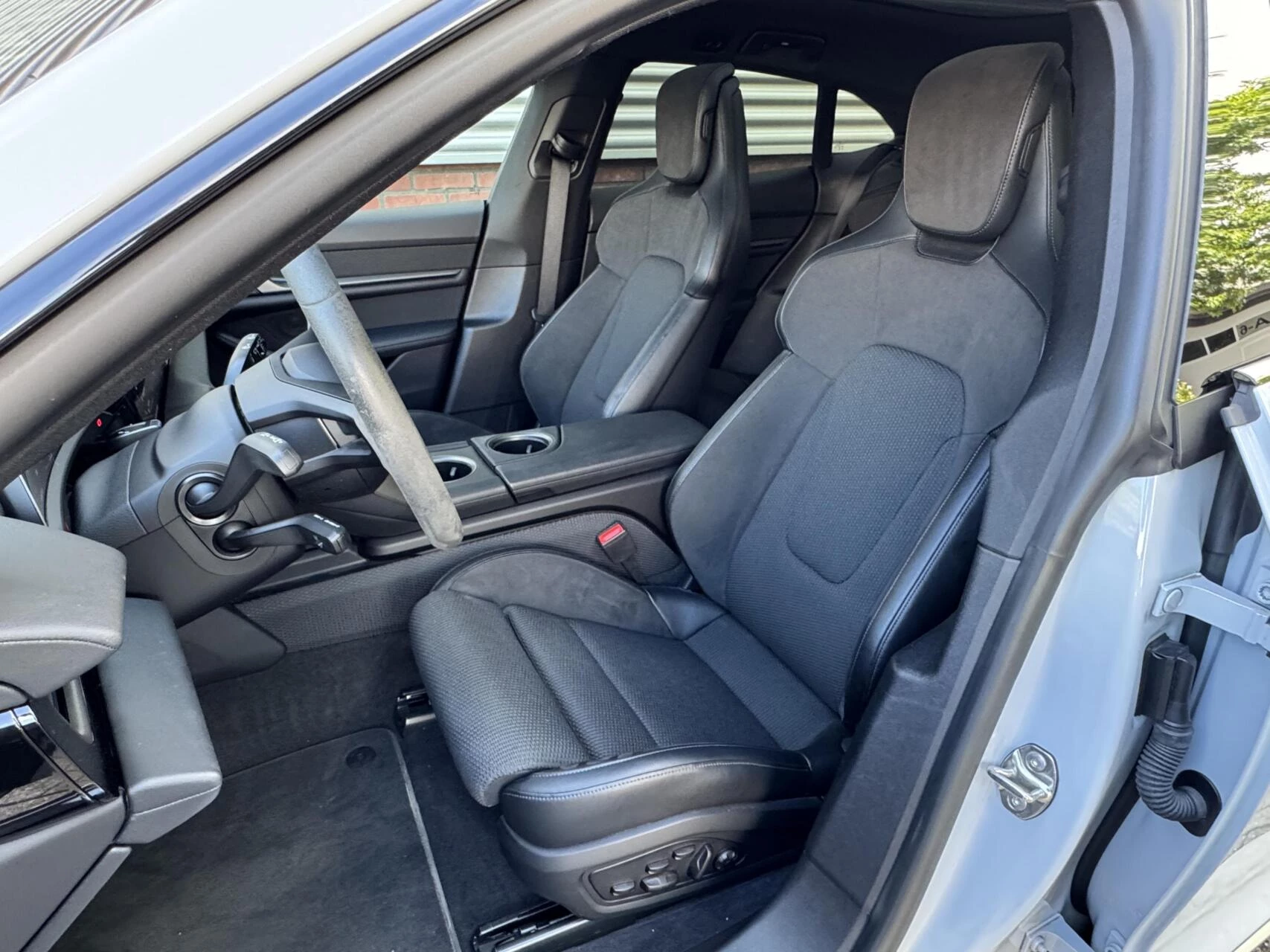 Hoofdafbeelding Porsche Taycan