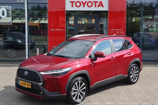 Toyota Corolla Cross 2.0 HYBRID FIRST-EDITION EL-ACHTERKLEP STOELVERW. HALF-LEDER BLIND-SPOT PARK-SENSOREN 18"LMV LED KEYELSS APPLE/ANDROID NL-AUTO