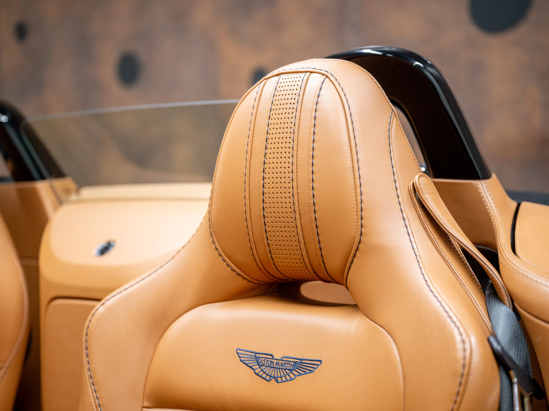 Hoofdafbeelding Aston Martin V8 Vantage