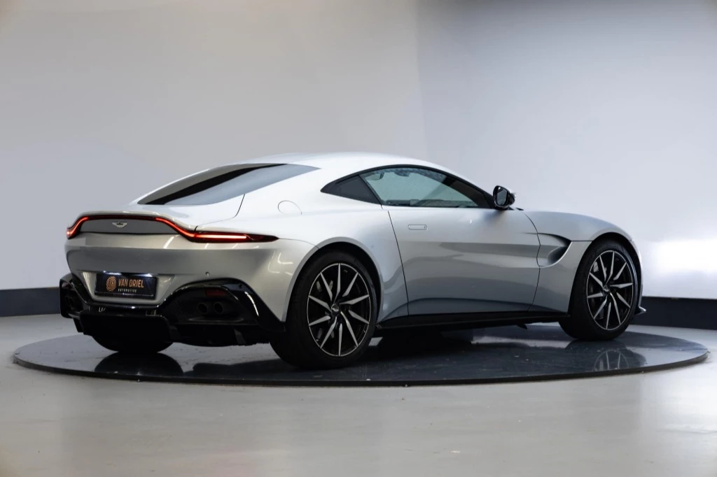 Hoofdafbeelding Aston Martin V8 Vantage