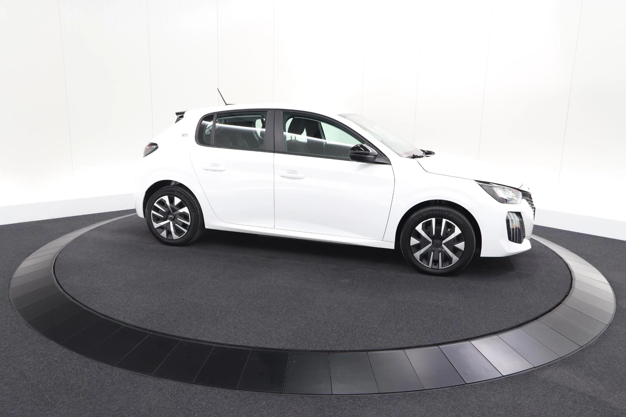 Hoofdafbeelding Peugeot e-208