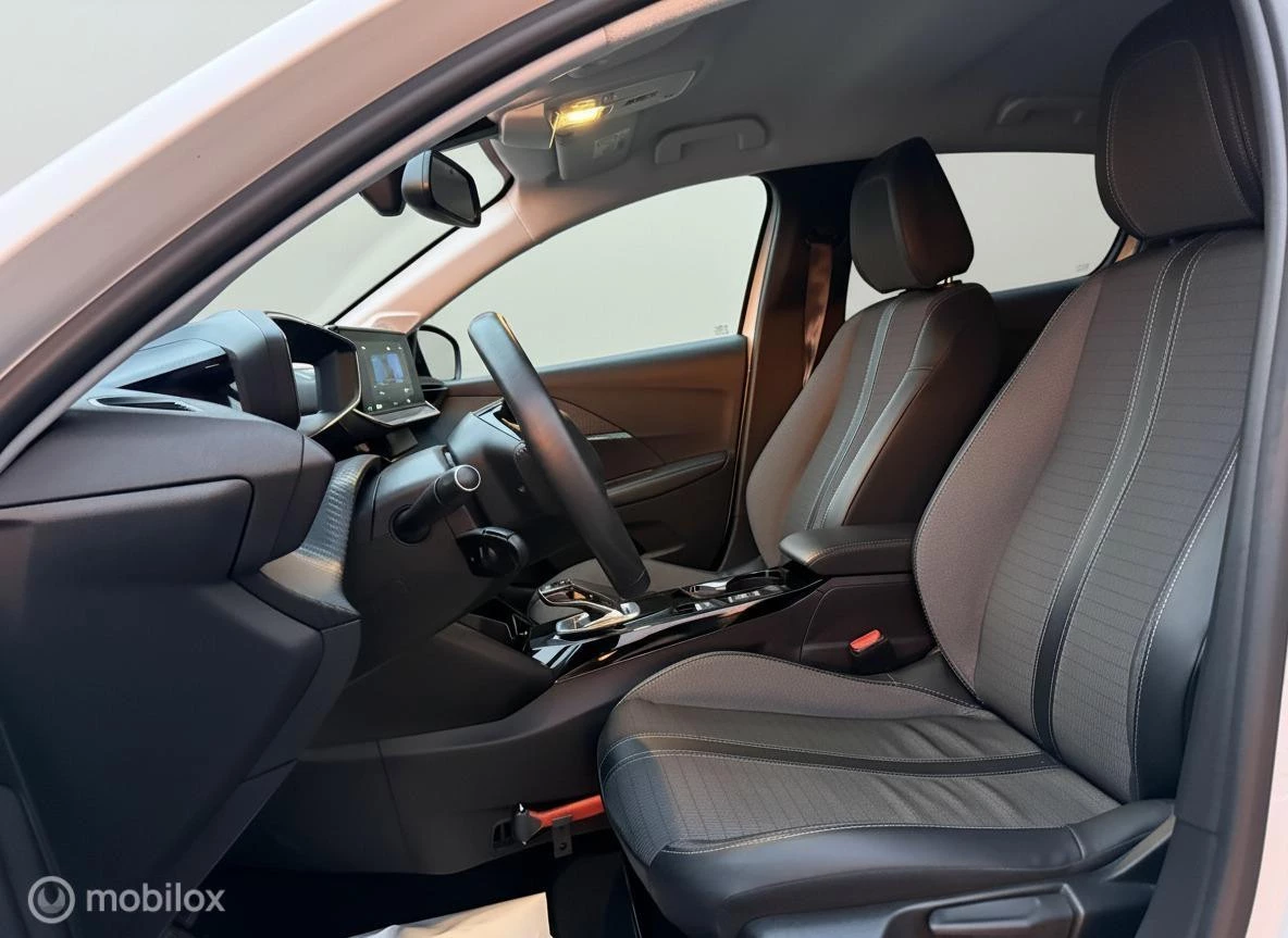 Hoofdafbeelding Peugeot e-208