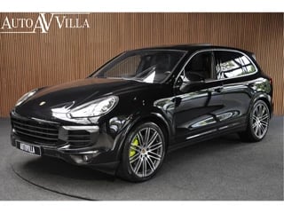 Hoofdafbeelding Porsche Cayenne Porsche Cayenne 3.0 S EHybrid Navi Leer Panorama Luchtvering Bose Elektr. achterklep Camera Bose 21 inch LM velgen Sportuitlaat systeem Keyless PDC