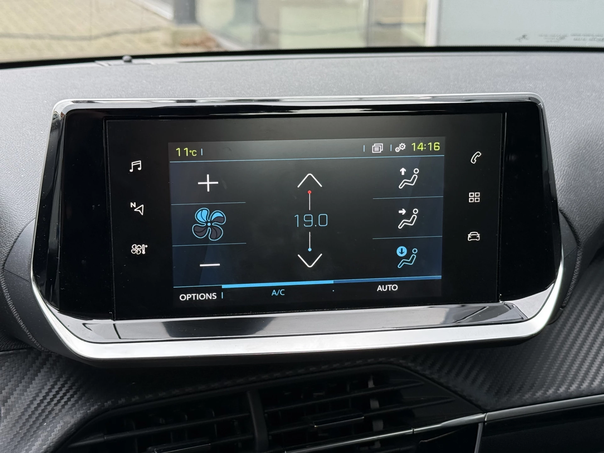 Hoofdafbeelding Peugeot e-208