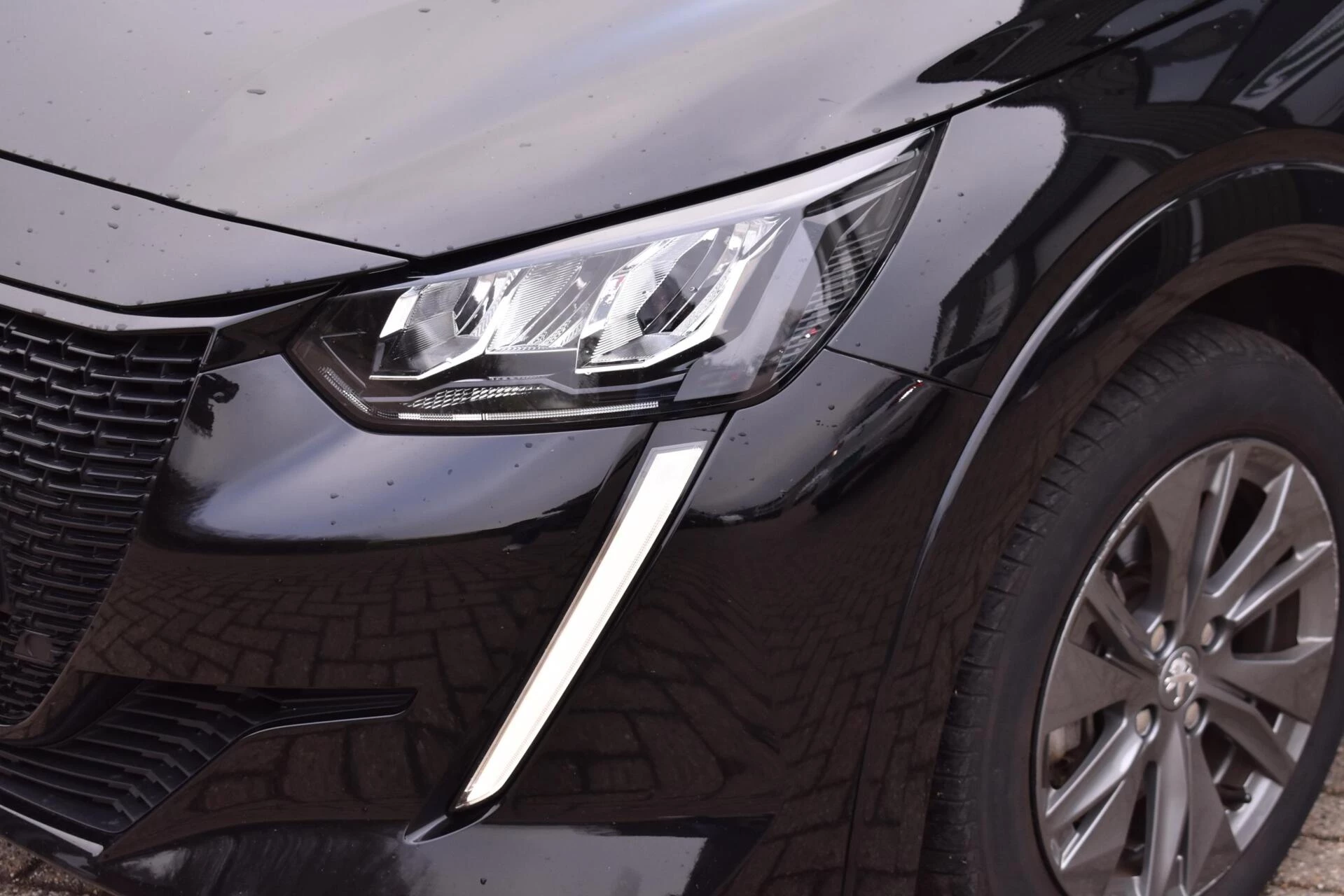 Hoofdafbeelding Peugeot e-208