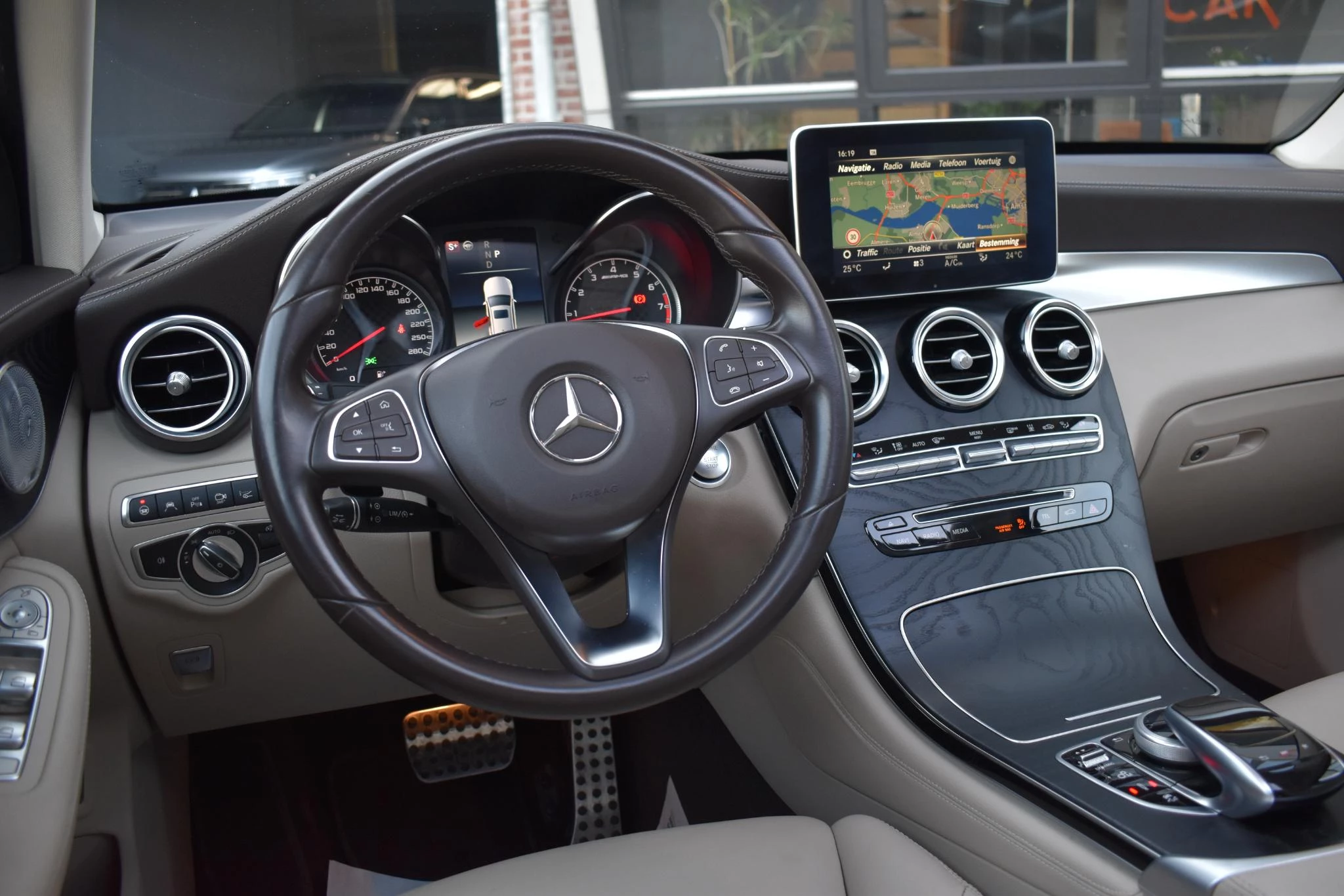 Hoofdafbeelding Mercedes-Benz GLC