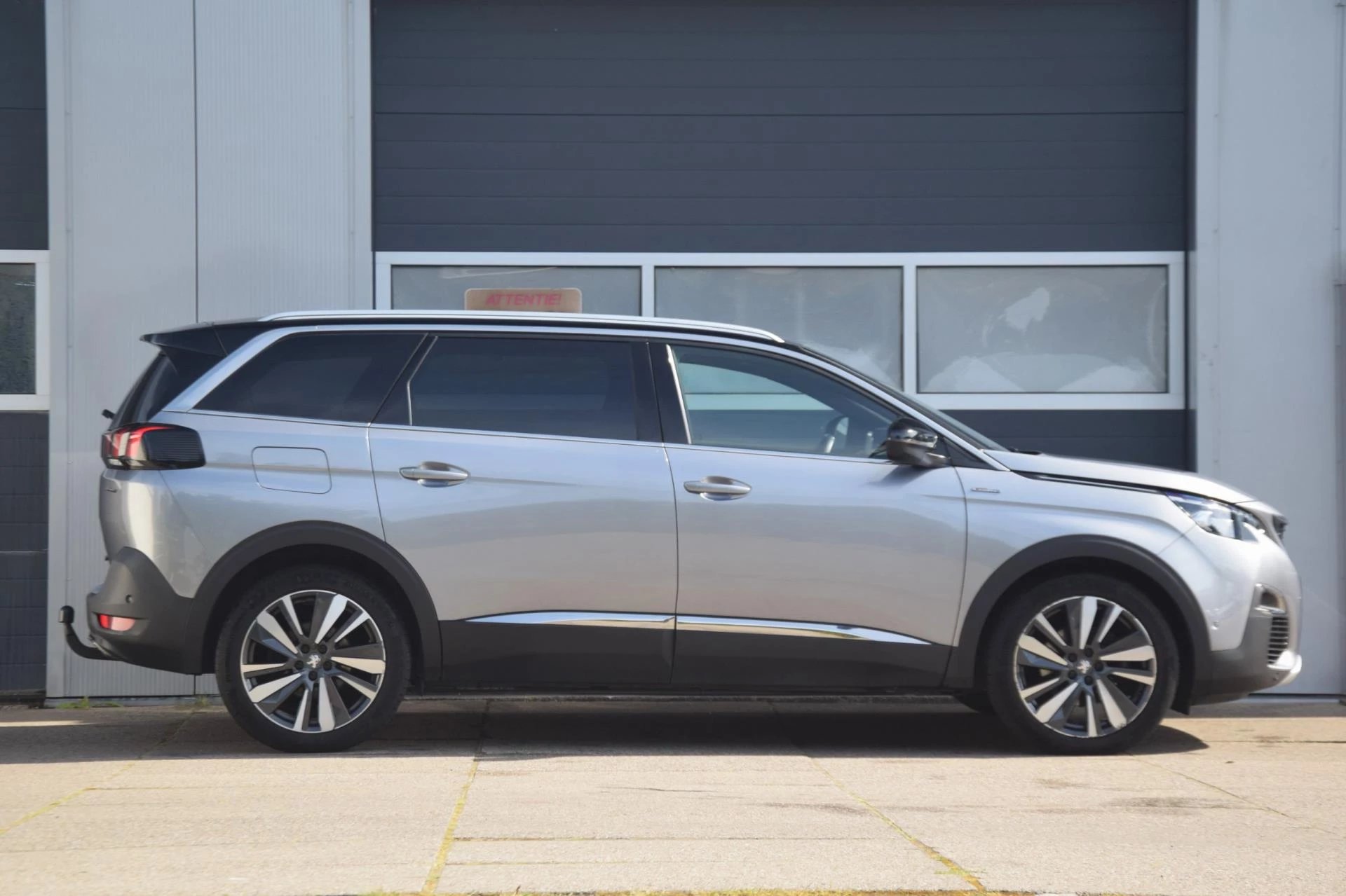 Hoofdafbeelding Peugeot 5008