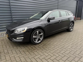 Volvo V60 2.4 D6 AWD Plug-In Hybrid Summum Navi Pdc