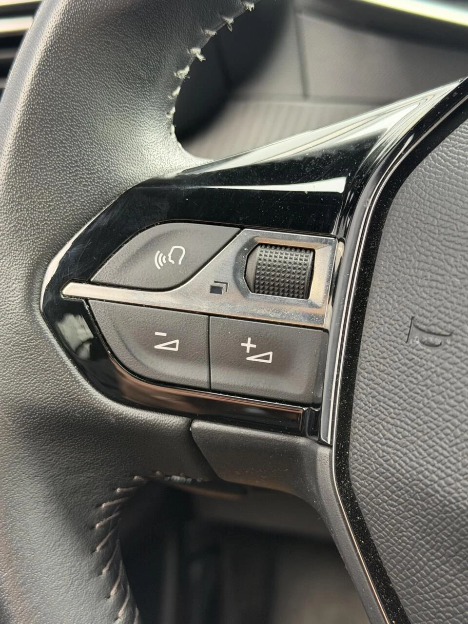 Hoofdafbeelding Peugeot e-2008