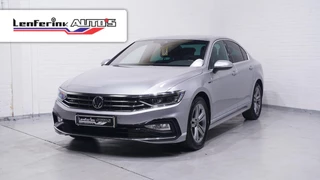 Volkswagen Passat 1.5 TSI R-Line Business + Rijklaar! Navi Stoel- en voorruitverwarming Led matrix Apple Carplay Camera 1e Eig. NAP