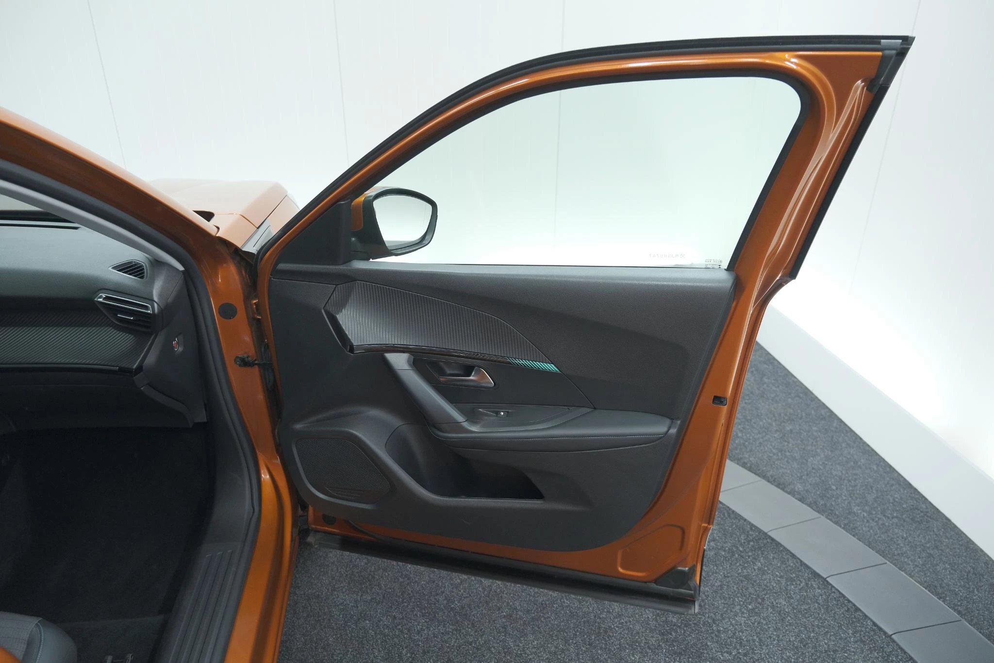 Hoofdafbeelding Peugeot e-2008