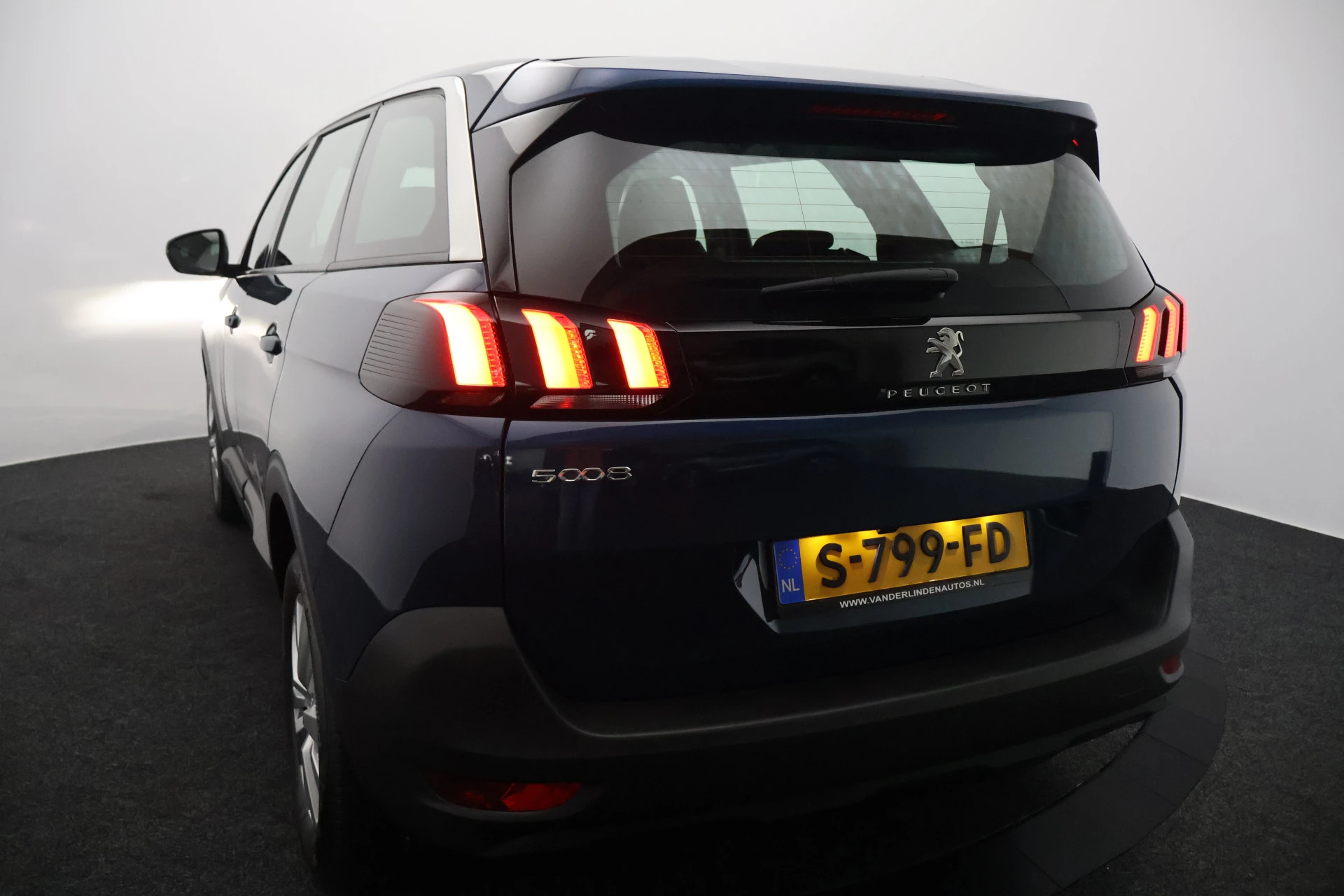 Hoofdafbeelding Peugeot 5008