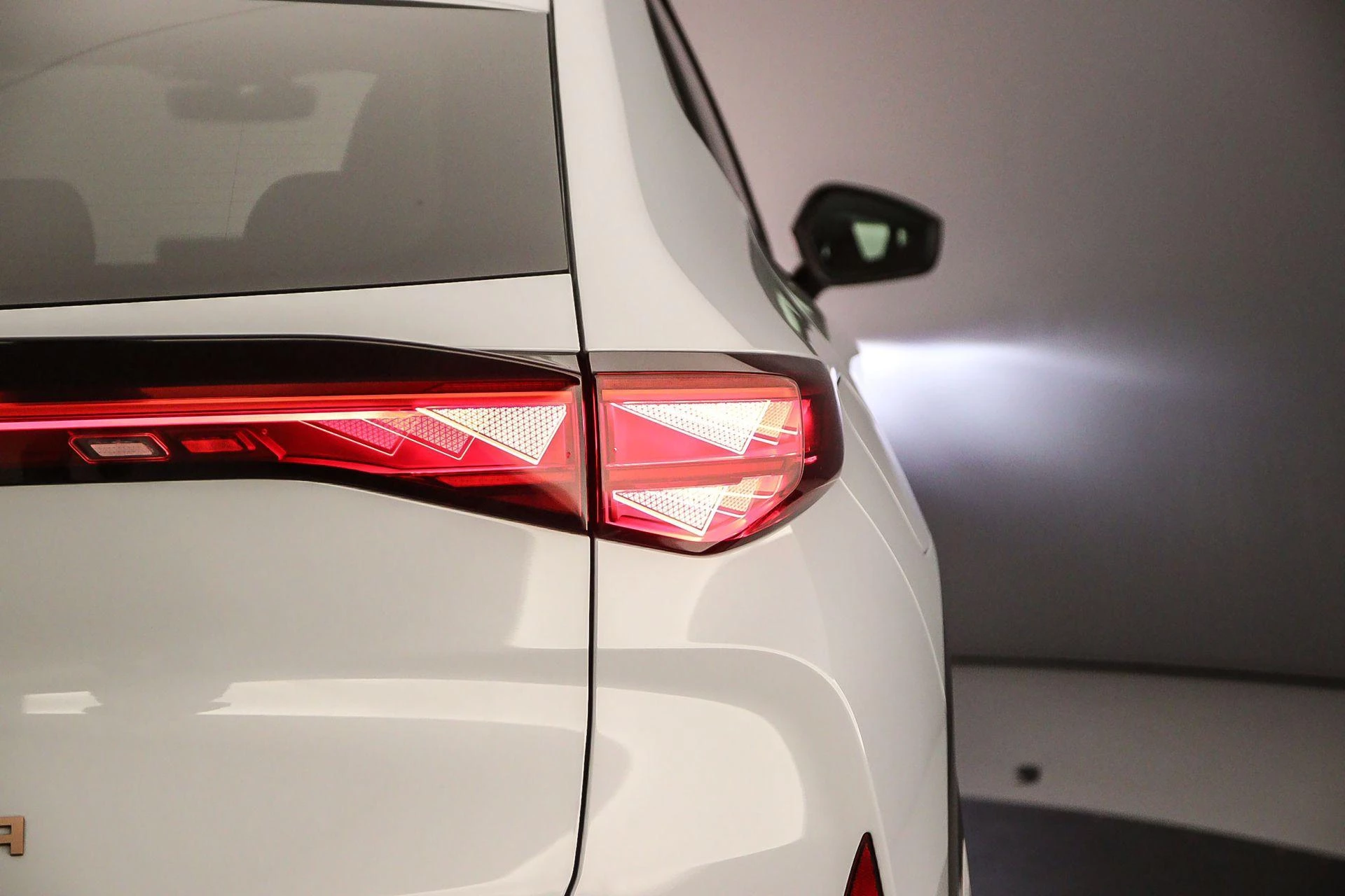 Hoofdafbeelding CUPRA Tavascan