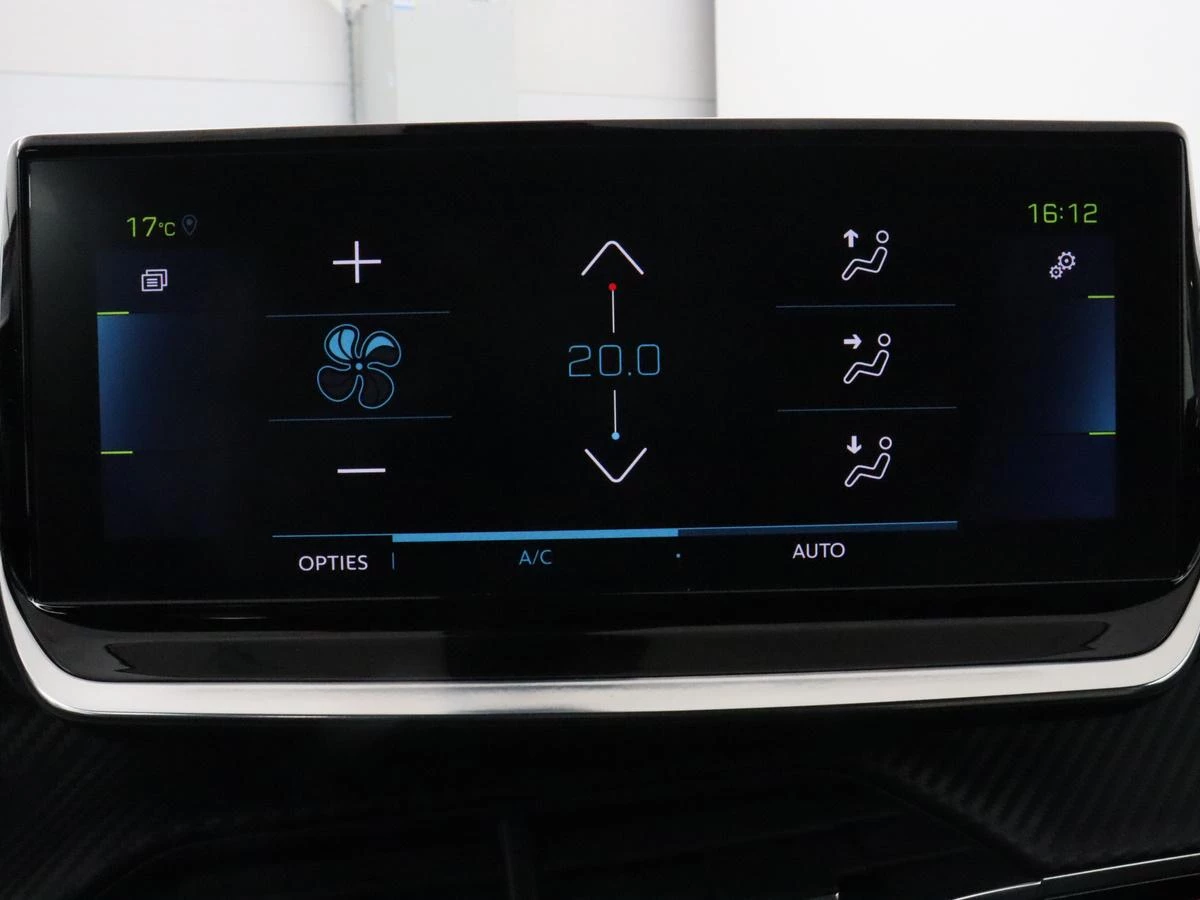 Hoofdafbeelding Peugeot e-2008