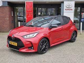 Toyota Yaris 1.5 Hybrid EXECUTIVE HEAD-UP JBL-AUDIO PARK-SENSOREN STOELVERW BLIND SPOT KEYLESS 17'' LM-VELGEN APPLE/ANDROID CLIMA AD-CRUISE NAVI PRIVACY GLASS