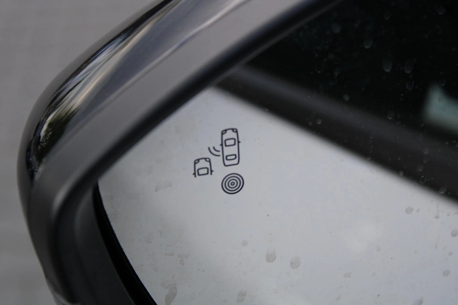 Hoofdafbeelding Peugeot e-2008