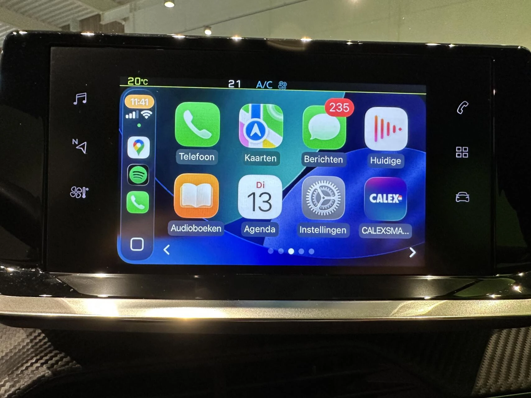 Hoofdafbeelding Peugeot e-2008