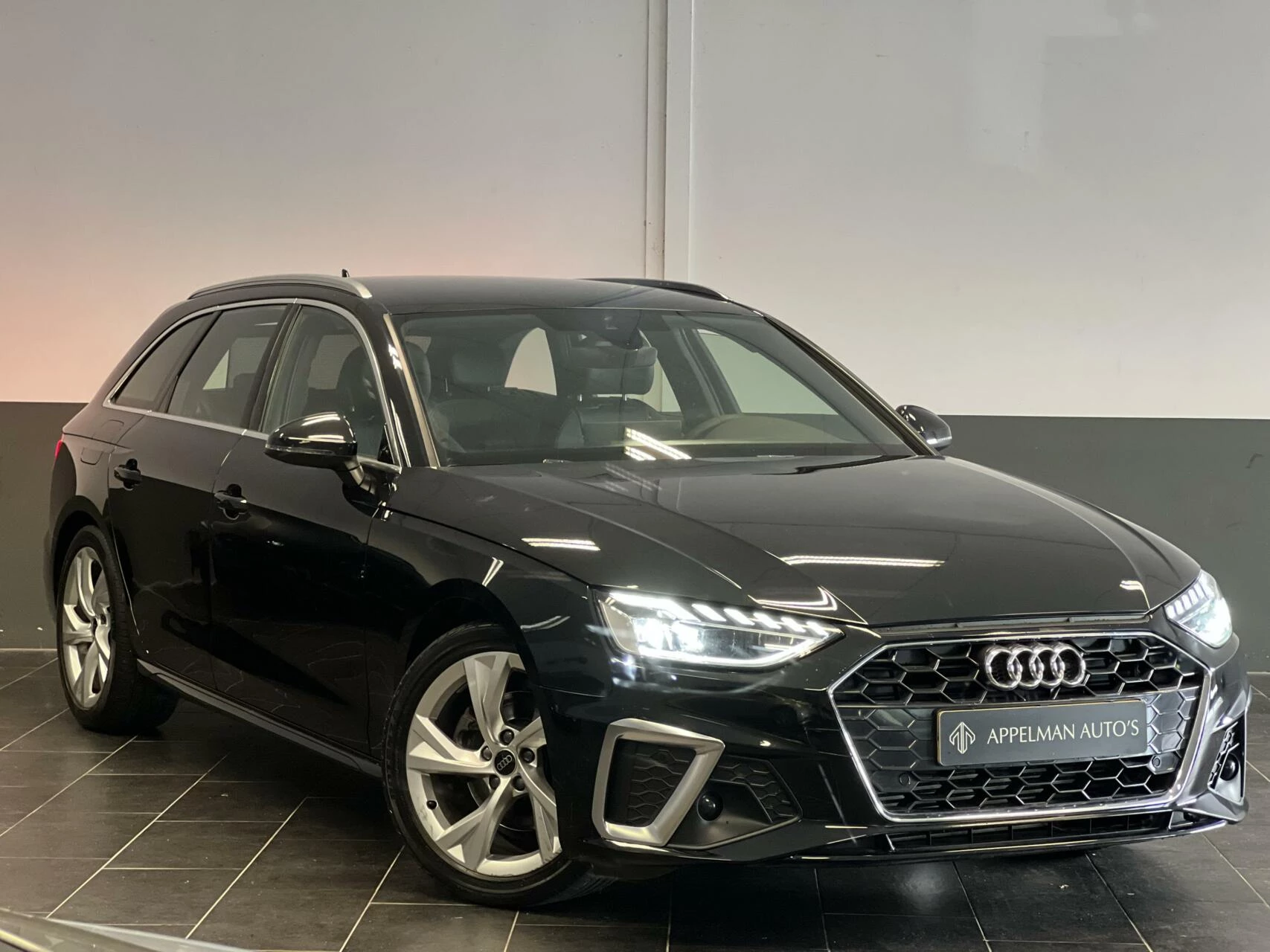 Hoofdafbeelding Audi A4