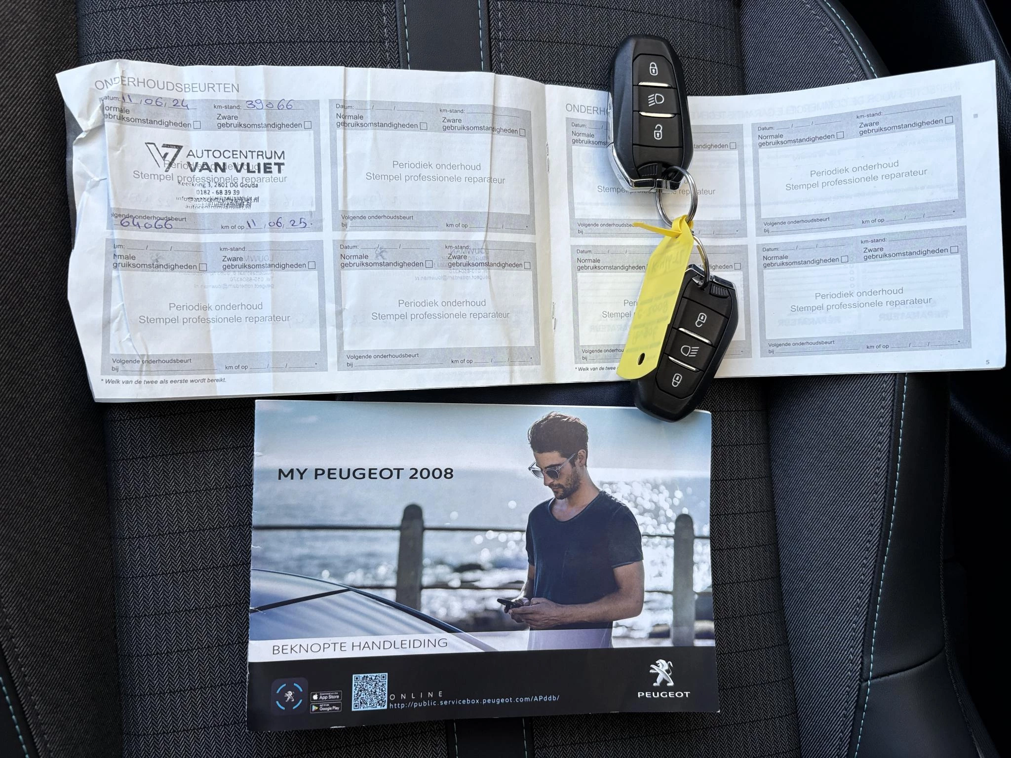 Hoofdafbeelding Peugeot e-2008