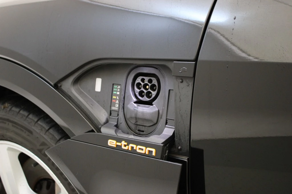 Hoofdafbeelding Audi e-tron