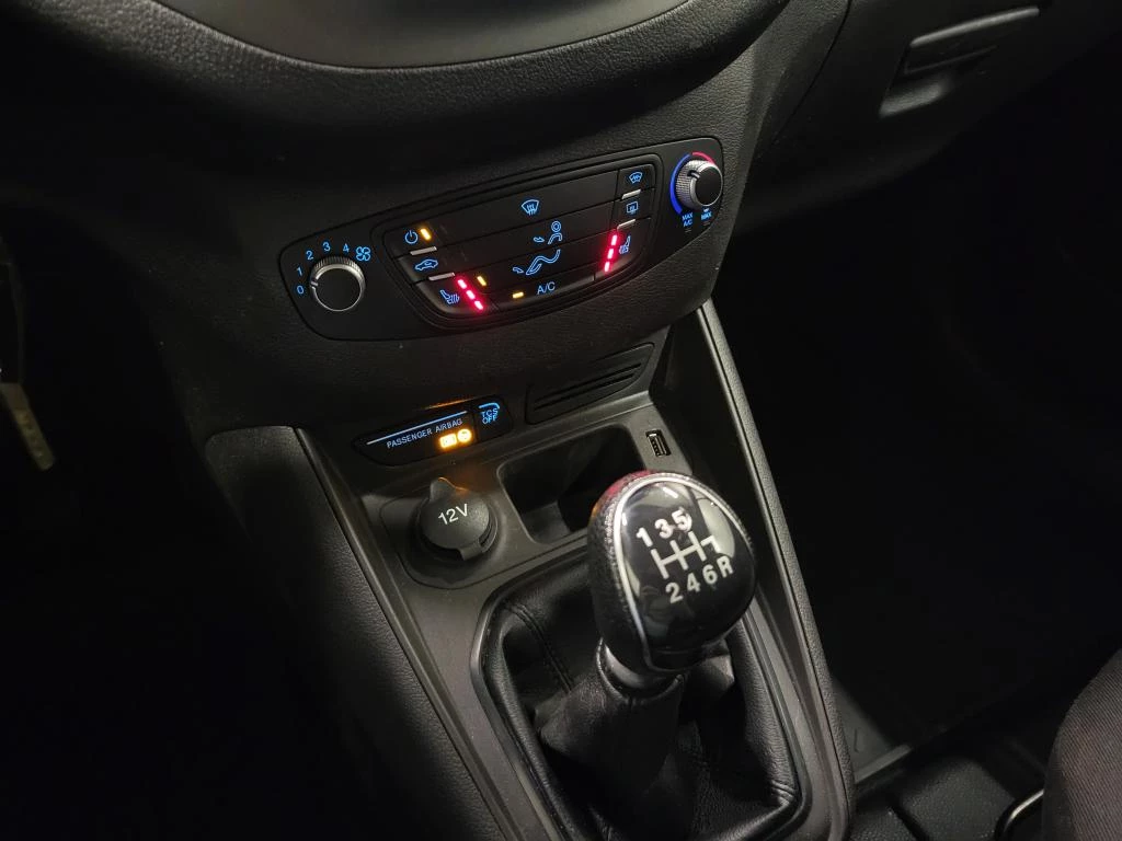 Hoofdafbeelding Ford Transit Courier