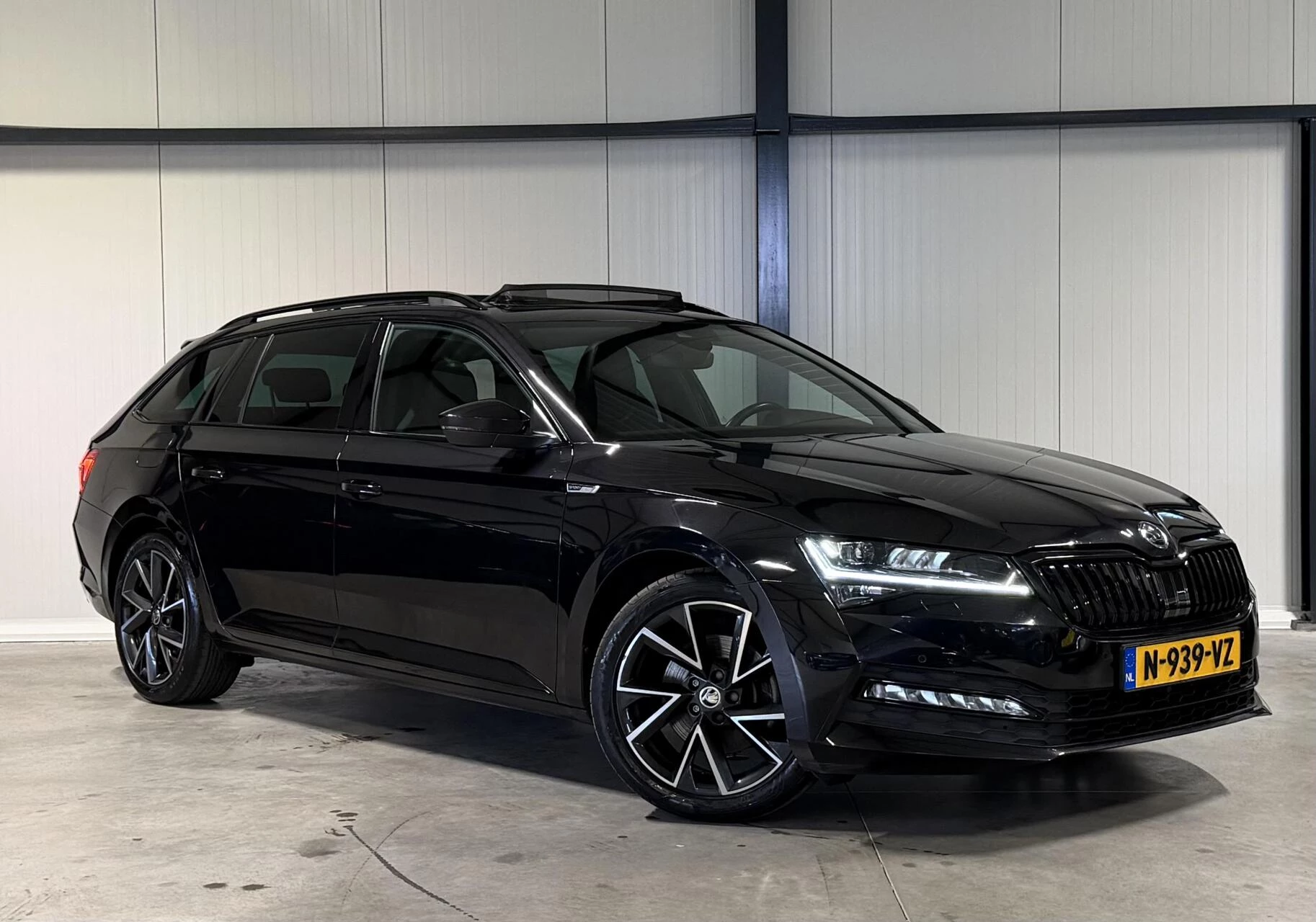 Hoofdafbeelding Škoda Superb